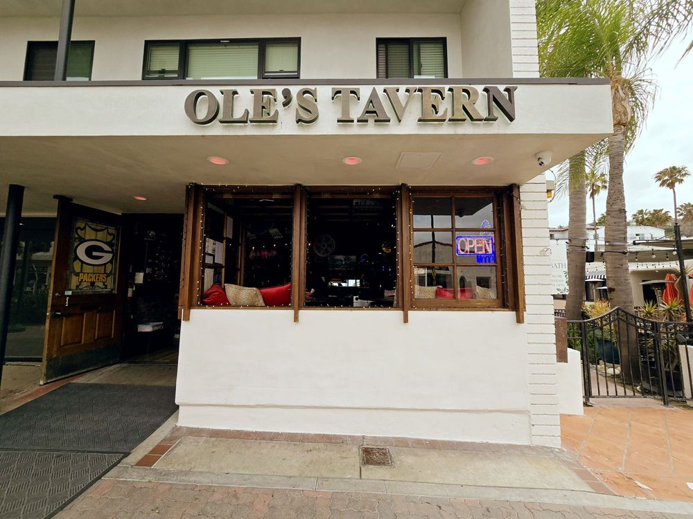 Ole's Tavern Logo