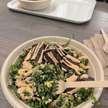 Farmside Kitchen - Chantilly - The Rancher for me and Kale & quinoa for my husband - American Near Me - Chantilly, Virginia