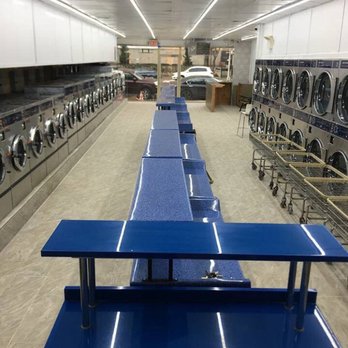 Metropolitan Laundromat - Wash and fold area - Laundromat Near Me - New York, New York Metropolitan Laundromat - Wash and fold area - Laundromat Near Me - New York, New York
