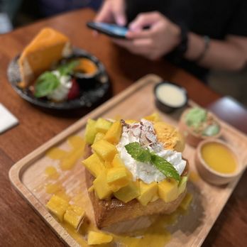 U :Dessert Story - Mango Sticky Rice Toast - Desserts Near Me - Berkeley, California U :Dessert Story - Mango Sticky Rice Toast - Desserts Near Me - Berkeley, California