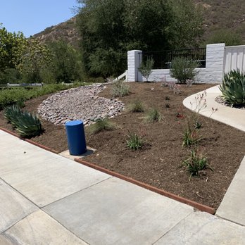 Kipsen Company - New border, irrigation, plants, and mulch. - General Contractors Near Me