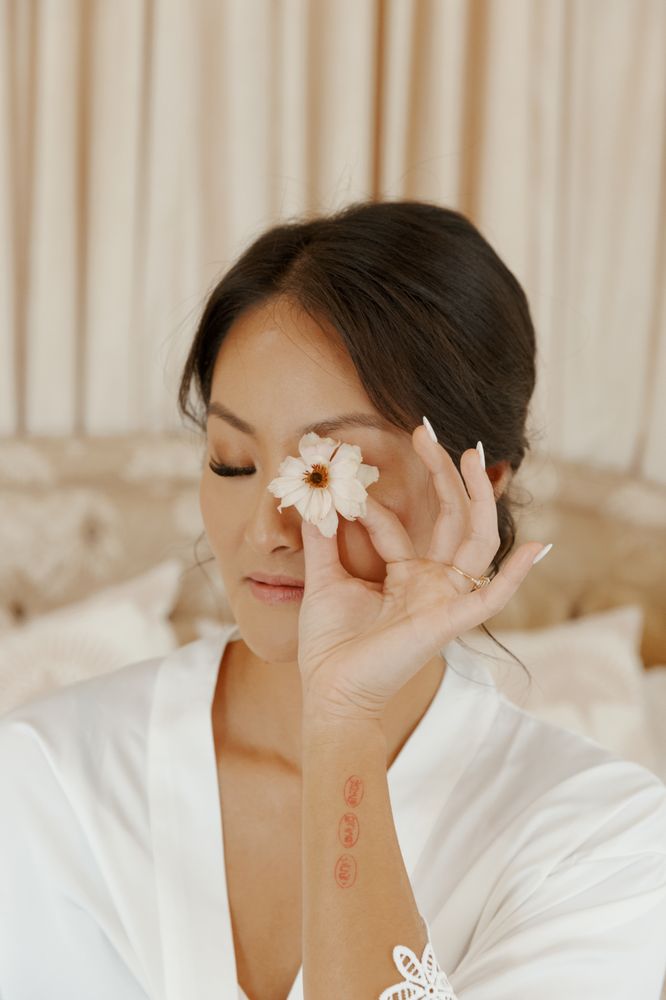 Susan Lim Makeup Artist Logo