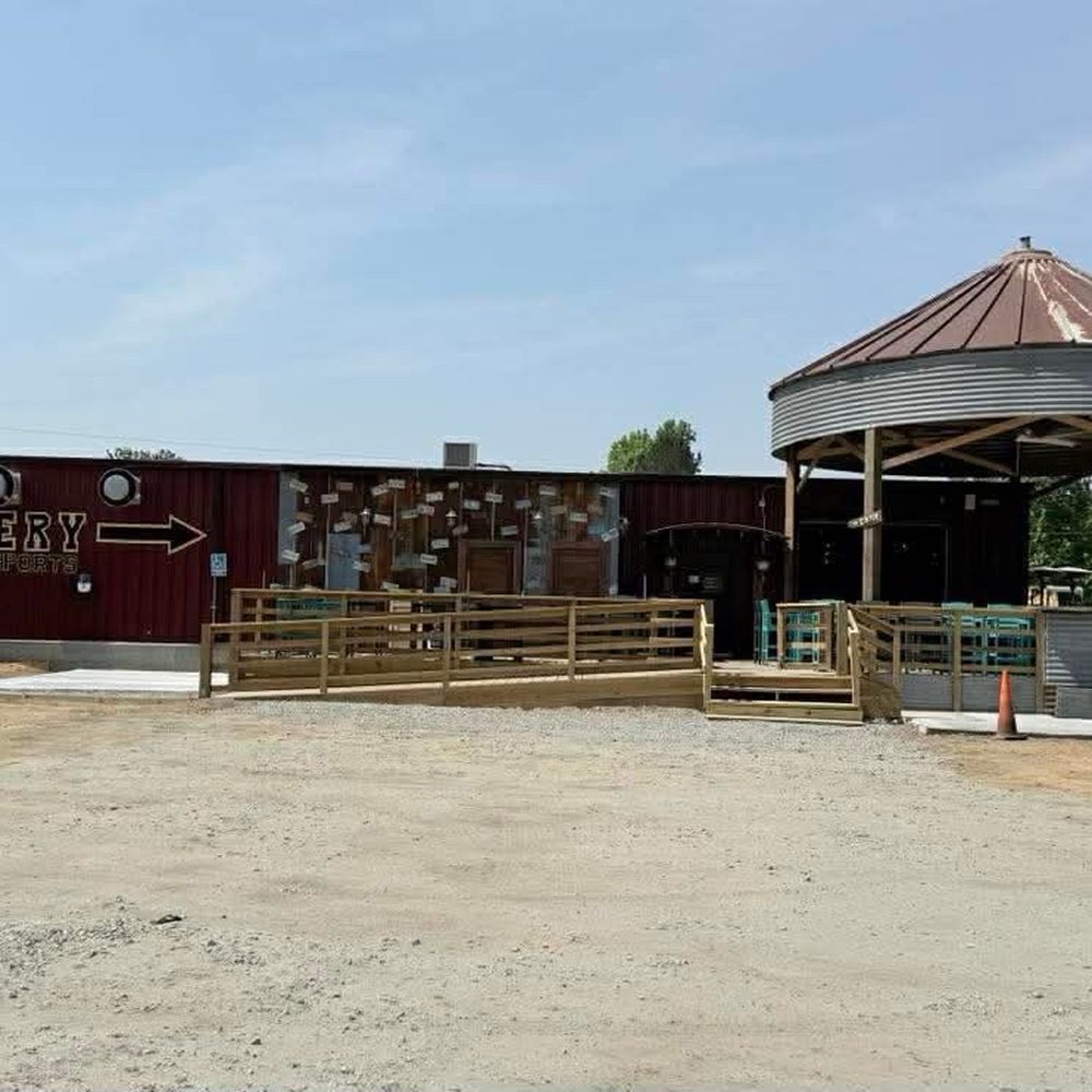 Small Town Brewing - Cool exterior - Brewpubs Near Me - Mullins, South Carolina Small Town Brewing - Cool exterior - Brewpubs Near Me - Mullins, South Carolina