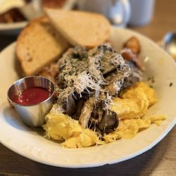 Lola - Grass Valley Mushrooms Scramble