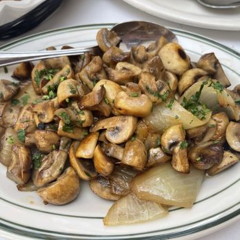 Wolfgang's Steakhouse - Wolfgang's Sauteed Mushrooms - Steakhouses Near Me - Honolulu, Hawaii