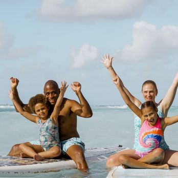 Sparky's Surf School - Family surf lesson - Surf Schools Near Me - Honolulu, Hawaii Sparky's Surf School - Family surf lesson - Surf Schools Near Me - Honolulu, Hawaii