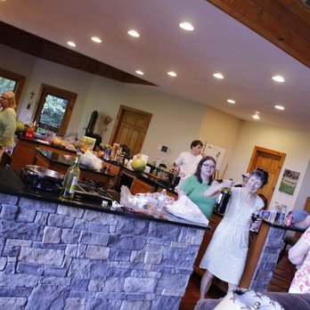 Bear Ridge Lodge - Vacation Rentals Near Me - Ellijay, Georgia Bear Ridge Lodge - Vacation Rentals Near Me - Ellijay, Georgia