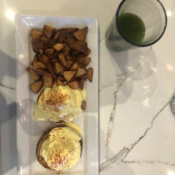 SweetDiner - Classic Egg Benedict - Diners Near Me - Milwaukee, Wisconsin