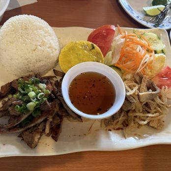 Pho City - Grilled Pork, Shredded Pork, Pie, Rice Plate - Vietnamese Near Me - Sacramento, California