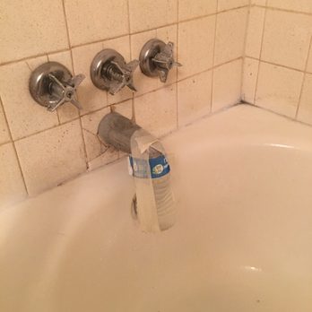 Fat Property - The tub was unusable. - Apartments Near Me - Houston, Texas