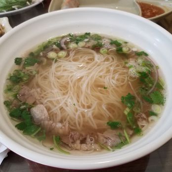 Hmong's Golden Egg Rolls - Pho (Regular Size) - Laotian Near Me - La Crosse, Wisconsin