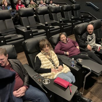 Sperry S Moviehouse 15 Photos 13 Reviews Cinema 86 W 8th St Holland Mi Yelp