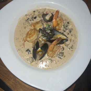 Common Restaurant  - Southern White Gumbo - Cocktail Bars Near Me - Savannah, Georgia