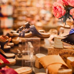 Danform Shoes - We love to introduce our customers to sandals with foot-healthy features to give your feet the support fast-fashion brands don't provide.