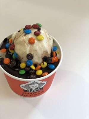 Ron's Gourmet Ice Cream and Twentieth Century Bowling Alley by null