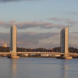 Pont Chaban-Delmas