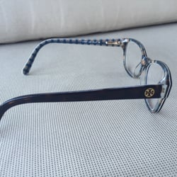 Kingsley Optical - Picked up my new Tory Burch glasses today!  Robert was extremely nice and helpful.  I placed my order and had my glasses in days.