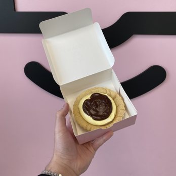 Crumbl - Saugus - Bakeries Near Me - Saugus, Massachusetts