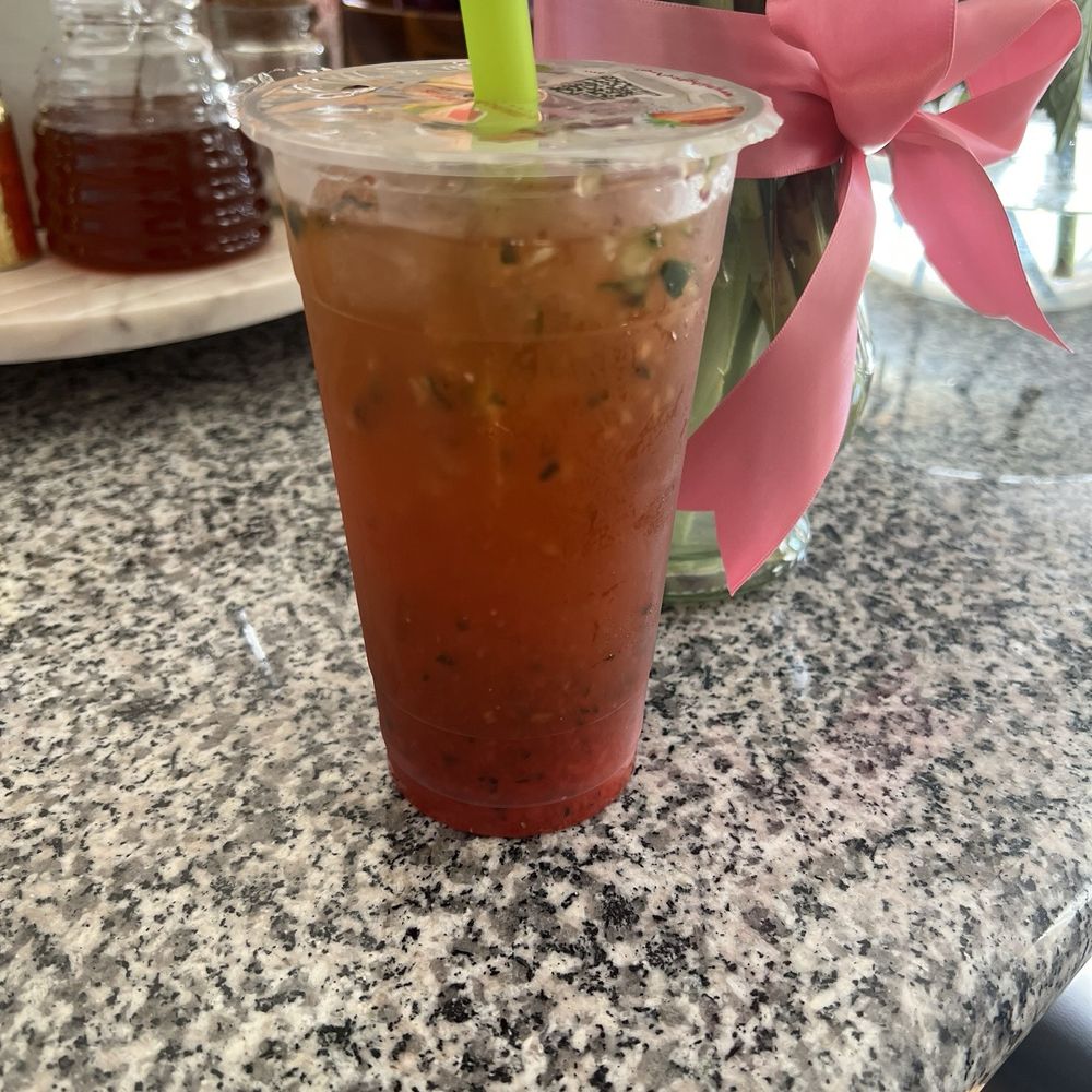 Strawberry lemonade and cucumber mix aqua fresca. Strawberry lemonade and cucumber mix aqua fresca.