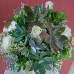Girton's Flowers & Gifts - Weddings at Girton's