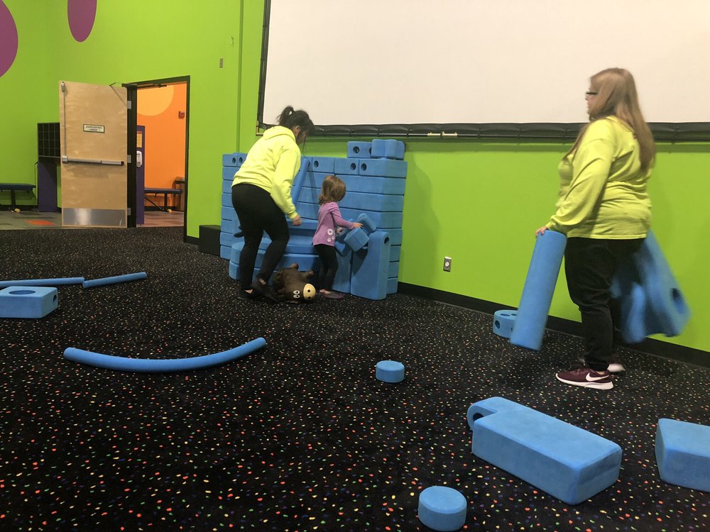 PUMP IT UP LYNNWOOD 21 Photos & 45 Reviews 18027 Highway 99