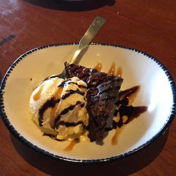 Red Lobster - Triple-Chocolate Brownie à la Mode - Seafood Near Me - Aurora, Colorado Red Lobster - Triple-Chocolate Brownie à la Mode - Seafood Near Me - Aurora, Colorado