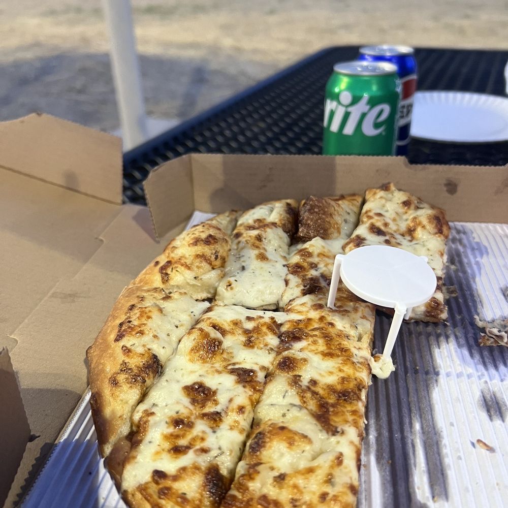 Delish Pizza - Cheesy bread - Pizza Near Me - Roseville, California