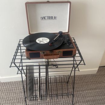 The Hideaway - complimentary record player in each room (absolute wonderful) - Hotels Near Me - Palm Springs, California The Hideaway - complimentary record player in each room (absolute wonderful) - Hotels Near Me - Palm Springs, California