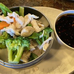 China Cafe - Steamed chicken and veg, garlic sauce on the side.