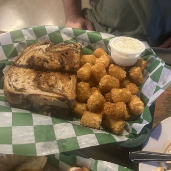 Cunningham's Pub & Grill - Famous Ruben - New American Near Me - Omaha, Nebraska Cunningham's Pub & Grill - Famous Ruben - New American Near Me - Omaha, Nebraska