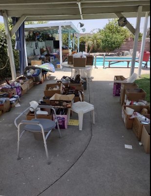 Over 20 years of expert extreme hoarding experience - Sometimes life come at us hard and can become overwhelming. Let us help you lift some of your burden by freeing you from your unwanted items. We offer 24 hr emergency junk removal services, hoarding services, personal document shredding and excellent customer service. Over 20 years of expert extreme hoarding experience - Sometimes life come at us hard and can become overwhelming. Let us help you lift some of your burden by freeing you from your unwanted items. We offer 24 hr emergency junk removal services, hoarding services, personal document shredding and excellent customer service.