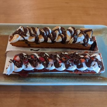 La Niña Churreria - Yummo! S'mores on top, strawberry on bottom :) - Desserts Near Me - Troy, Michigan La Niña Churreria - Yummo! S'mores on top, strawberry on bottom :) - Desserts Near Me - Troy, Michigan