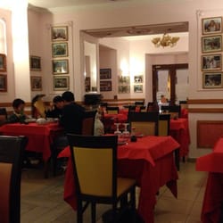 Hang Zhou - A fancy Chinese restaurant. The biggest restaurant in all of rome. Tons of tables and private rooms.