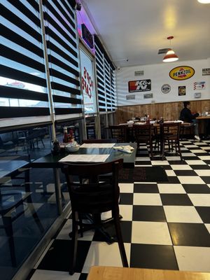Pop's Cafe by null