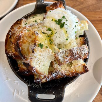 North Italia - White truffle garlic bread - Italian Near Me - Plano, Texas North Italia - White truffle garlic bread - Italian Near Me - Plano, Texas