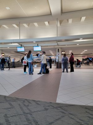 Manchester-Boston Regional Airport by null