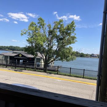 Harry's Taphouse & Kitchen - Ohio River - Sports Bars Near Me - Jeffersonville, Indiana Harry's Taphouse & Kitchen - Ohio River - Sports Bars Near Me - Jeffersonville, Indiana
