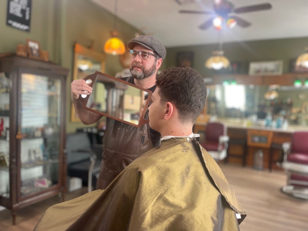 Oddfellows Hair Society Logo