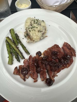 The West End Grill by null