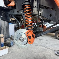 Crawlur Offroad - Custom springs and break calipers