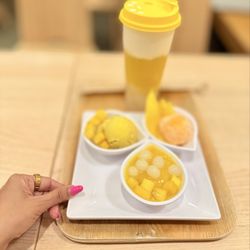 Hui Lau Shan - 102. Mango Delightful Trio 多芒鴛鴦黑糯米, mango 854. Mango And Coconut With Sago 超多芒西米