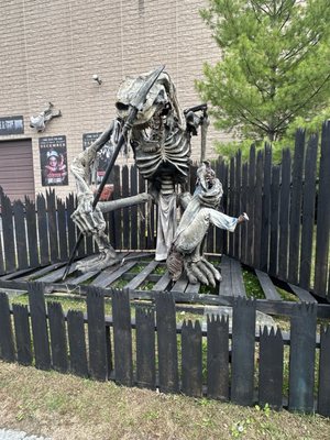 13th Hour Haunted House by null