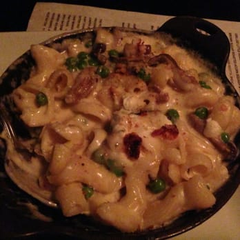 Huddy’s - Mac and goat cheese w mushrooms and peas - Gastropubs Near Me - Redondo Beach, California Huddy’s - Mac and goat cheese w mushrooms and peas - Gastropubs Near Me - Redondo Beach, California