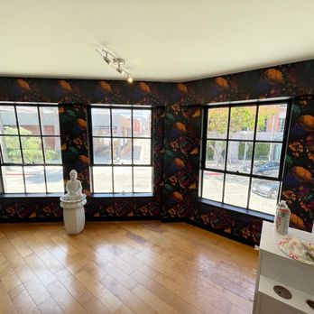 Turner Wall Craft - A little something extra for their VIPs! This salon chose this beautiful floral print to update their VIP area! - Wallpapering Near Me Turner Wall Craft - A little something extra for their VIPs! This salon chose this beautiful floral print to update their VIP area! - Wallpapering Near Me