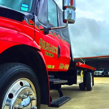 Gilbeaux's Towing - Gilbeaux's tilt trailers and rollback wreckers make for a quick, safe removal of any vehicle type or condition. - Towing Near Me - Orange, Texas