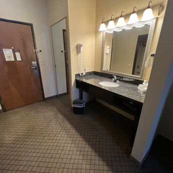 Holiday Inn Express Fallon - Sink. - Hotels Near Me - Fallon, Nevada