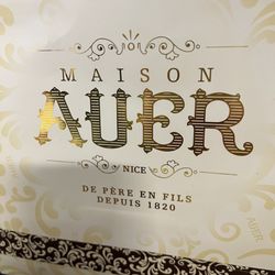 Maison Auer - Maison Auer Chocolatierie Confiscerie Nice.  7 Rue Saint-François de Paule, 06300 Nice France   Magical