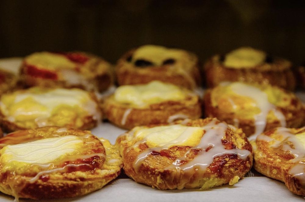 KILAUEA BAKERY & PIZZERIA Updated September 2024 637 Photos & 724 Reviews 2484 Keneke St