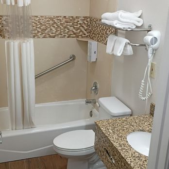 Sea Breeze Inn - Hotels Near Me - San Simeon, California