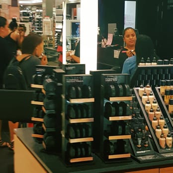 Macy's - Department Stores Near Me - Garden City, New York